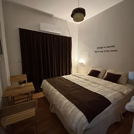 Hotell Rose Lia *